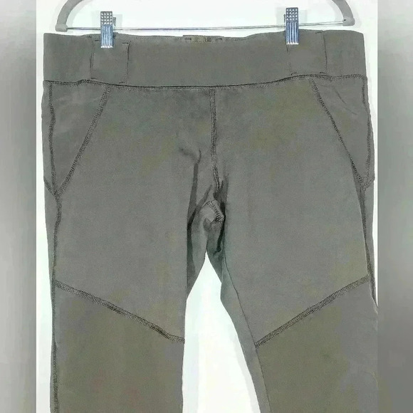 5.11 TACTICAL RACEN RANGE CAPRI LEGGINGS. - Picture 4 of 7